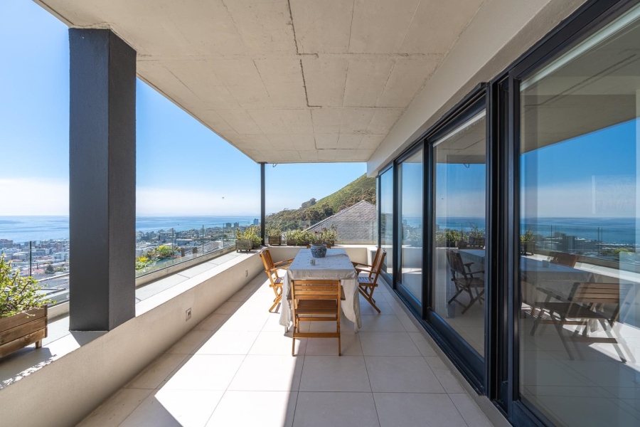 5 Bedroom Property for Sale in Fresnaye Western Cape